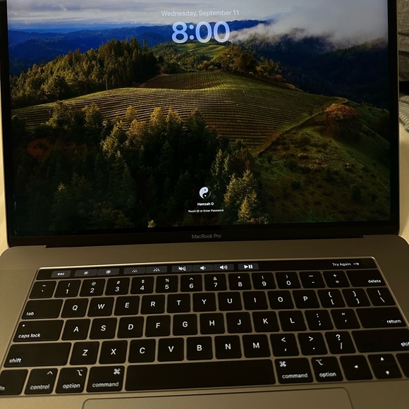 MacBook Pro 15” - Picture 3 of 9